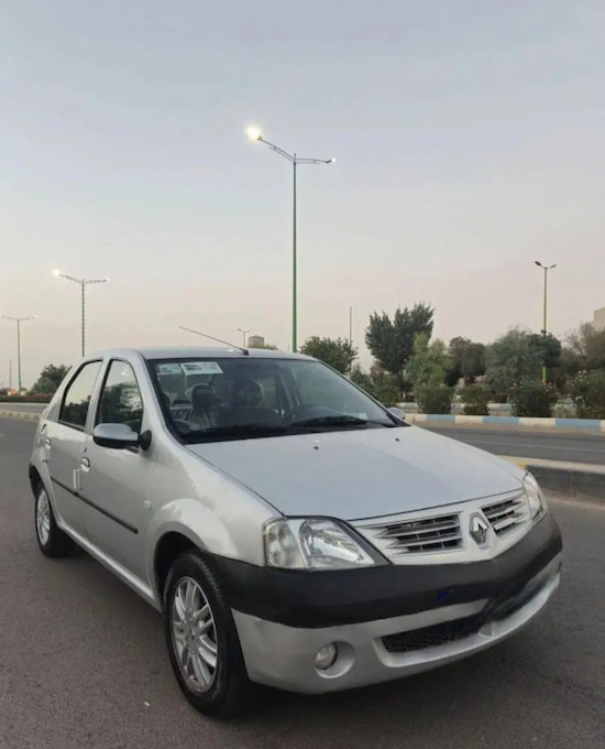 ال ۹۰ کارکرده نمای سه رخ نقره ای